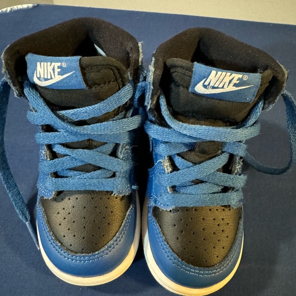 Air Jordan 1 (toddler) 6c - Picture 2 of 5